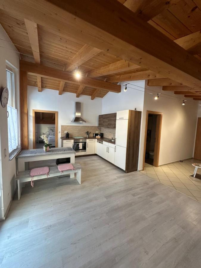 Leo Apart 2 Radfeld Exterior foto